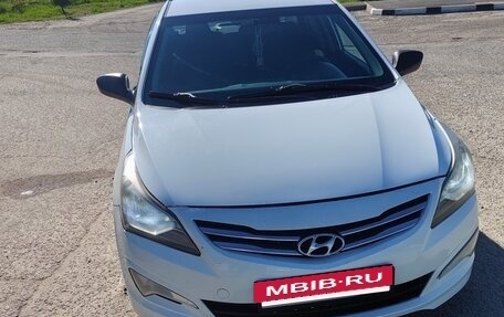 Hyundai Solaris II рестайлинг, 2015 год, 830 000 рублей, 6 фотография