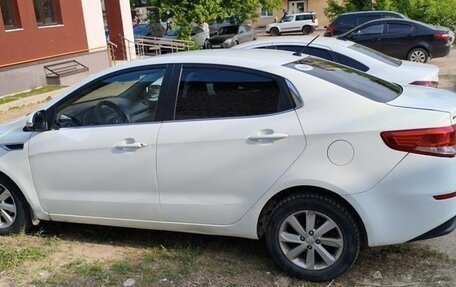 KIA Rio III рестайлинг, 2015 год, 390 000 рублей, 2 фотография