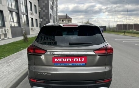 Geely Atlas, 2023 год, 2 080 000 рублей, 10 фотография