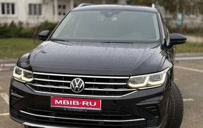 Volkswagen Tiguan II, 2021 год, 3 600 000 рублей, 1 фотография