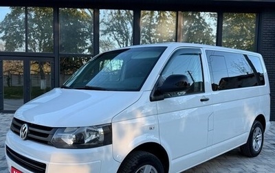 Volkswagen Caravelle T5, 2013 год, 2 150 000 рублей, 1 фотография