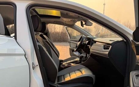 Volkswagen Bora, 2023 год, 1 650 000 рублей, 6 фотография