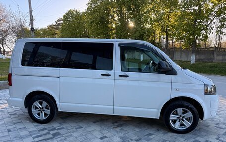 Volkswagen Caravelle T5, 2013 год, 2 150 000 рублей, 4 фотография