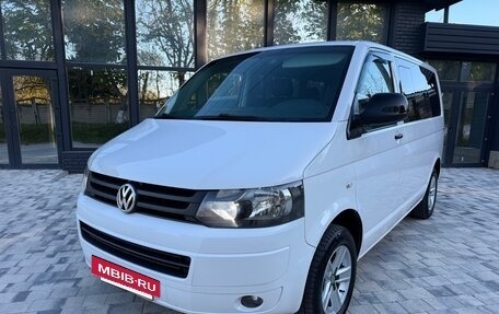 Volkswagen Caravelle T5, 2013 год, 2 150 000 рублей, 8 фотография