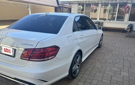 Mercedes-Benz E-Класс, 2015 год, 2 500 000 рублей, 3 фотография