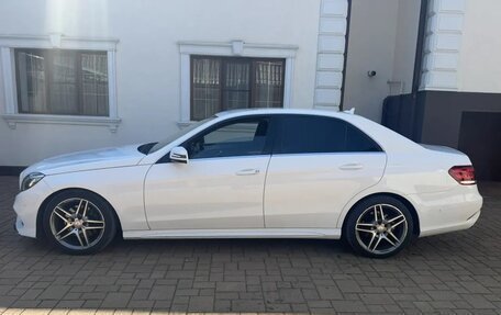 Mercedes-Benz E-Класс, 2015 год, 2 500 000 рублей, 2 фотография