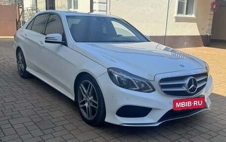 Mercedes-Benz E-Класс, 2015 год, 2 500 000 рублей, 4 фотография