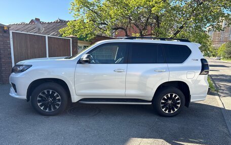 Toyota Land Cruiser Prado 150 рестайлинг 2, 2020 год, 6 800 000 рублей, 2 фотография