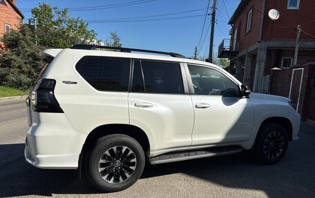 Toyota Land Cruiser Prado 150 рестайлинг 2, 2020 год, 6 800 000 рублей, 11 фотография