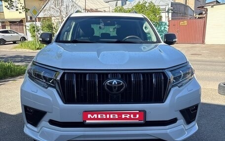 Toyota Land Cruiser Prado 150 рестайлинг 2, 2020 год, 6 800 000 рублей, 6 фотография