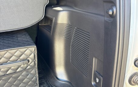 Toyota Land Cruiser Prado 150 рестайлинг 2, 2020 год, 6 800 000 рублей, 24 фотография