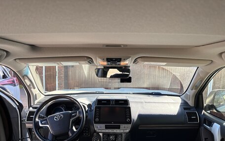 Toyota Land Cruiser Prado 150 рестайлинг 2, 2020 год, 6 800 000 рублей, 19 фотография