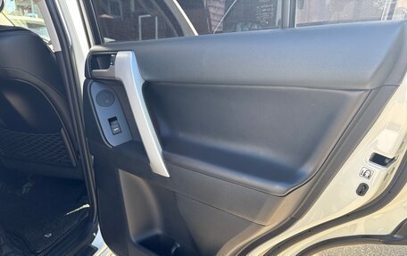 Toyota Land Cruiser Prado 150 рестайлинг 2, 2020 год, 6 800 000 рублей, 30 фотография