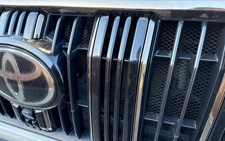 Toyota Land Cruiser Prado 150 рестайлинг 2, 2020 год, 6 800 000 рублей, 32 фотография