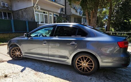 Volkswagen Jetta VI, 2015 год, 1 550 000 рублей, 2 фотография