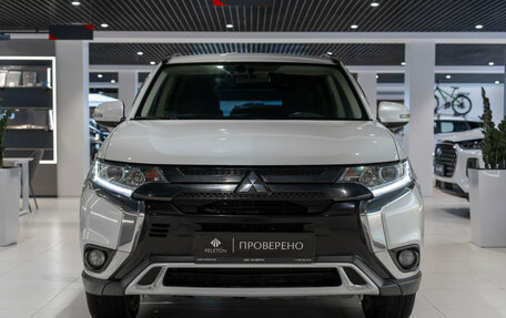 Mitsubishi Outlander III рестайлинг 3, 2021 год, 2 175 000 рублей, 3 фотография