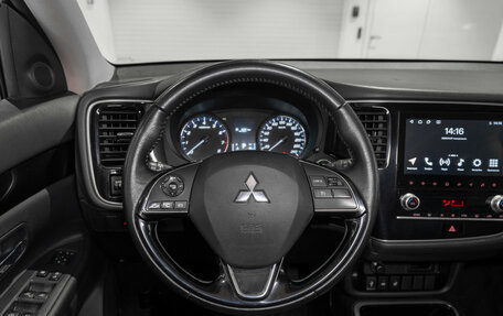 Mitsubishi Outlander III рестайлинг 3, 2021 год, 2 175 000 рублей, 10 фотография