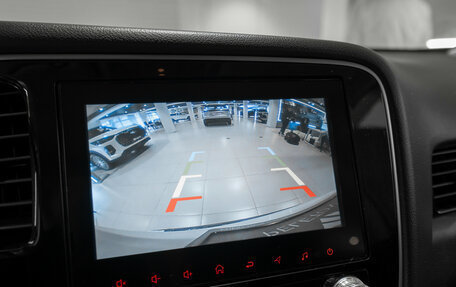 Mitsubishi Outlander III рестайлинг 3, 2021 год, 2 175 000 рублей, 18 фотография