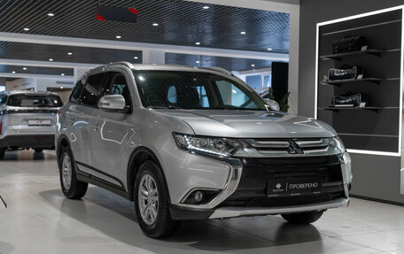 Mitsubishi Outlander III рестайлинг 3, 2017 год, 2 190 000 рублей, 2 фотография