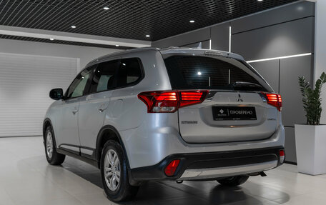 Mitsubishi Outlander III рестайлинг 3, 2017 год, 2 190 000 рублей, 4 фотография