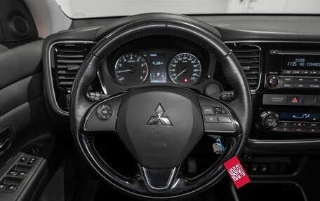 Mitsubishi Outlander III рестайлинг 3, 2017 год, 2 190 000 рублей, 10 фотография