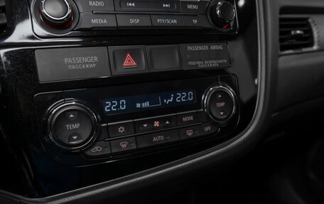 Mitsubishi Outlander III рестайлинг 3, 2017 год, 2 190 000 рублей, 16 фотография