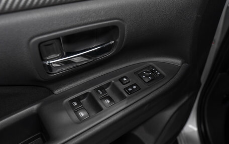 Mitsubishi Outlander III рестайлинг 3, 2017 год, 2 190 000 рублей, 18 фотография