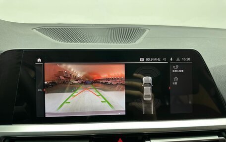 BMW 3 серия, 2021 год, 2 900 000 рублей, 14 фотография