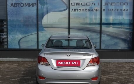 Hyundai Solaris II рестайлинг, 2011 год, 670 000 рублей, 6 фотография