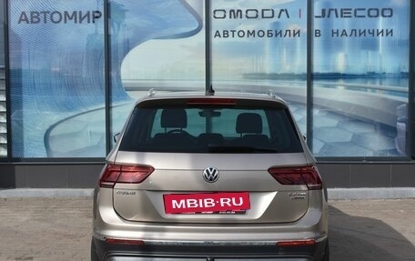 Volkswagen Tiguan II, 2017 год, 2 980 000 рублей, 6 фотография