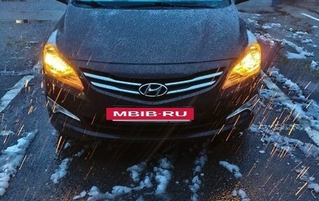 Hyundai Solaris II рестайлинг, 2015 год, 1 300 000 рублей, 4 фотография