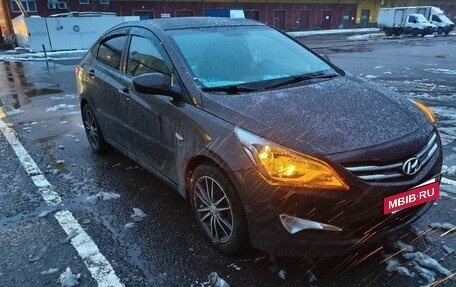 Hyundai Solaris II рестайлинг, 2015 год, 1 300 000 рублей, 2 фотография