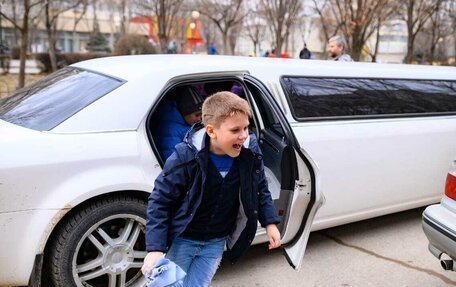 Chrysler 300C II, 2006 год, 555 555 рублей, 10 фотография