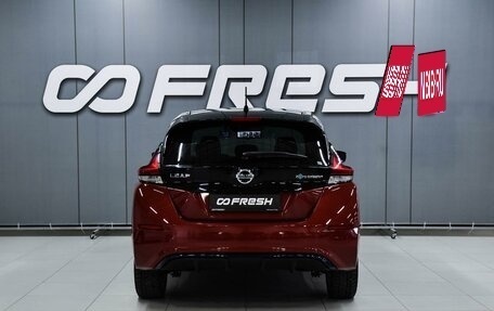 Nissan Leaf II, 2019 год, 2 200 000 рублей, 4 фотография