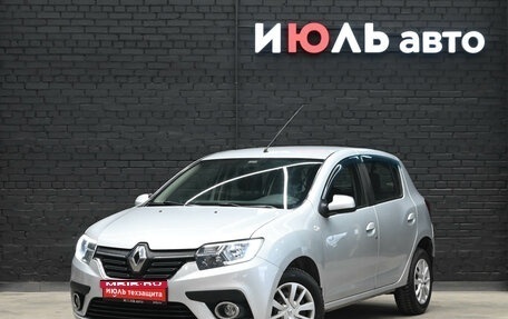 Renault Sandero II рестайлинг, 2019 год, 880 000 рублей, 1 фотография