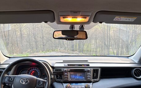 Toyota RAV4, 2015 год, 1 850 000 рублей, 6 фотография