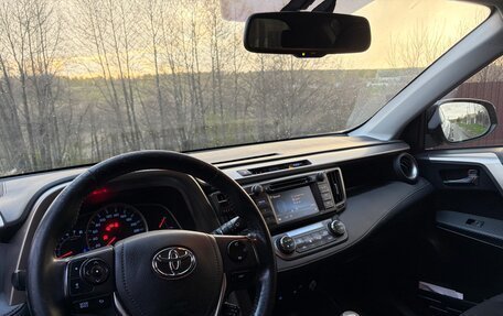 Toyota RAV4, 2015 год, 1 850 000 рублей, 5 фотография