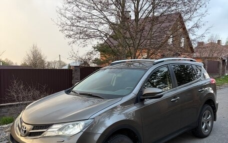 Toyota RAV4, 2015 год, 1 850 000 рублей, 2 фотография