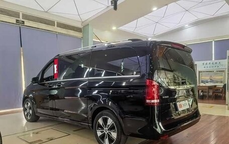 Mercedes-Benz V-Класс, 2024 год, 7 210 000 рублей, 5 фотография