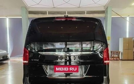 Mercedes-Benz V-Класс, 2024 год, 7 210 000 рублей, 6 фотография