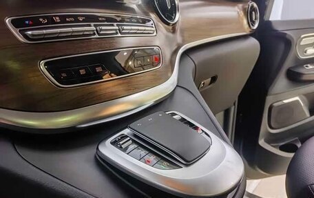 Mercedes-Benz V-Класс, 2024 год, 7 210 000 рублей, 13 фотография