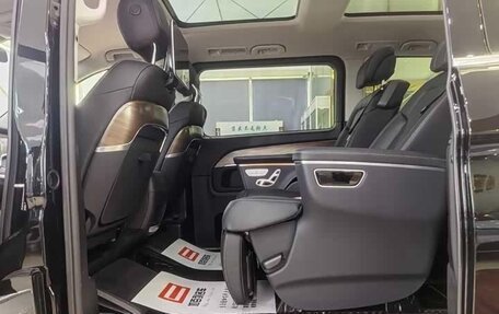 Mercedes-Benz V-Класс, 2024 год, 7 210 000 рублей, 17 фотография