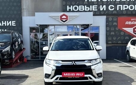 Mitsubishi Outlander III рестайлинг 3, 2022 год, 2 700 000 рублей, 2 фотография
