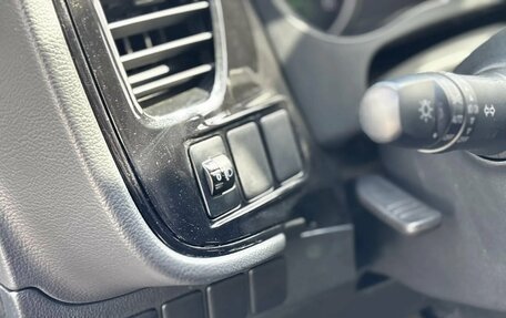 Mitsubishi Outlander III рестайлинг 3, 2022 год, 2 700 000 рублей, 12 фотография