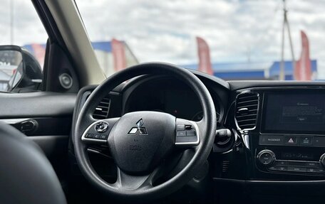 Mitsubishi Outlander III рестайлинг 3, 2022 год, 2 700 000 рублей, 16 фотография