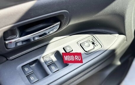 Mitsubishi Outlander III рестайлинг 3, 2022 год, 2 700 000 рублей, 10 фотография