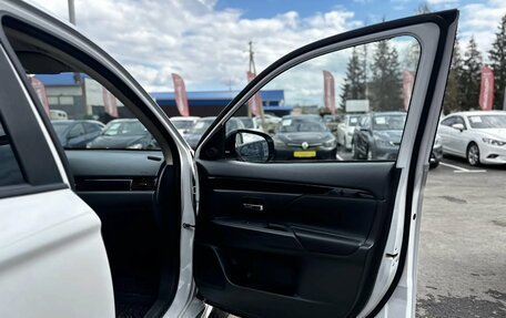 Mitsubishi Outlander III рестайлинг 3, 2022 год, 2 700 000 рублей, 28 фотография