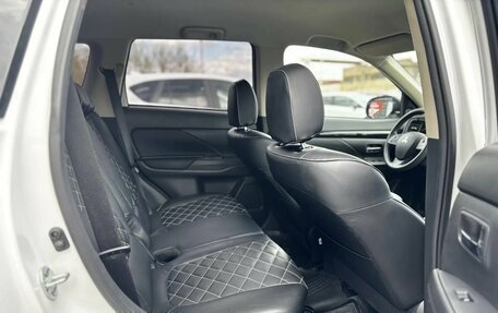 Mitsubishi Outlander III рестайлинг 3, 2022 год, 2 700 000 рублей, 26 фотография