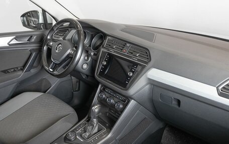 Volkswagen Tiguan II, 2017 год, 2 579 200 рублей, 7 фотография