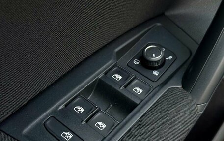 Volkswagen Tiguan II, 2019 год, 2 899 000 рублей, 10 фотография